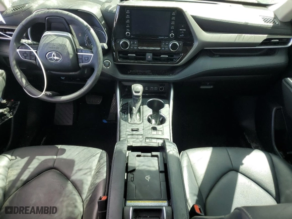 2022 Toyota Highlander XLE with VIN 5TDHZRBH9NS229958, listed as a Copart auction lot 67699934 with 53,525 mi miles and Salvage Title. Bid and sale history available at carsss.com. Image 8.