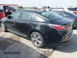 2014 Kia Optima EX z VIN KNAGN4AD3E5072844, wystawiony jako IAAI lot #42250904 z przebiegiem 153 943 mil mil oraz . Historia ofert i sprzedaży dostępna na DreamBid. Obrazek 3.