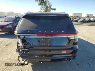 2023 Lincoln Aviator Reserve z VIN 5LM5J7WC1PGL14599, wystawiony jako Copart lot #42214515 z przebiegiem 70 737 mil mil oraz Szkoda całkowita • Salvage title. Historia ofert i sprzedaży dostępna na DreamBid. Obrazek 6.