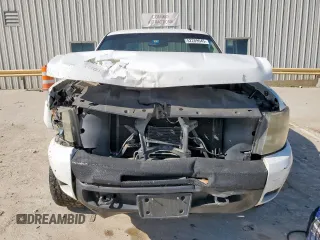 2009 Chevrolet Silverado 1500 LT with VIN 3GCEK23M09G135014, listed as a Copart auction lot 52289645 with 228,093 mi miles and Salvage Title. Bid and sale history available at DreamBid. Image 5.