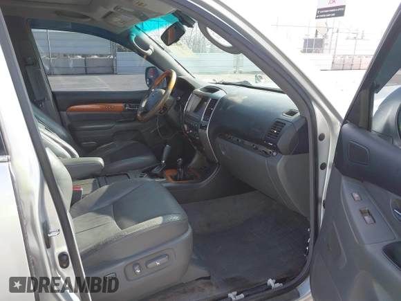 2007 Lexus GX 470 z VIN JTJBT20X970126650, wystawiony jako IAAI lot #42053295 z przebiegiem 235 740 mil mil oraz . Historia ofert i sprzedaży dostępna na DreamBid. Obrazek 5.