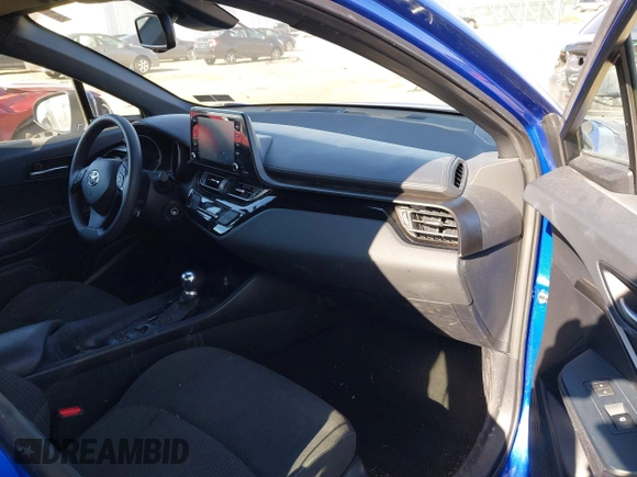 2019 Toyota C-HR XLE with VIN NMTKHMBX7KR082505, listed as a IAAI auction lot 41639520 with 37,475 mi miles. Bid and sale history available at carsss.com. Image 5.
