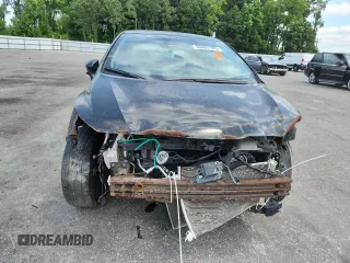 2021 Nissan Versa SV with VIN 3N1CN8EVXML881853, listed as a Copart auction lot 60497165 with 48,631 mi miles and Clean title. Bid and sale history available at DreamBid. Image 5.