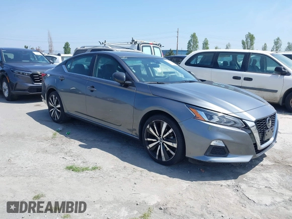 2022 Nissan Altima 2.5 SR with VIN 1N4BL4CV4NN385996, listed as a IAAI auction lot 42151627 with 47,395 mi miles. Bid and sale history available at carsss.com. Image 1.