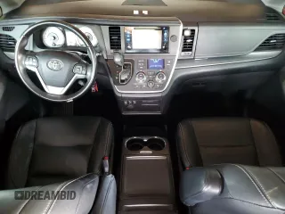 2015 Toyota Sienna SE с VIN 5TDXK3DC4FS686547, выставлен на аукционе Copart как лот 53255625 с пробегом 76 285 миль миль и Списание • Salvage title. История ставок и продаж доступна на DreamBid. Изображение 8.