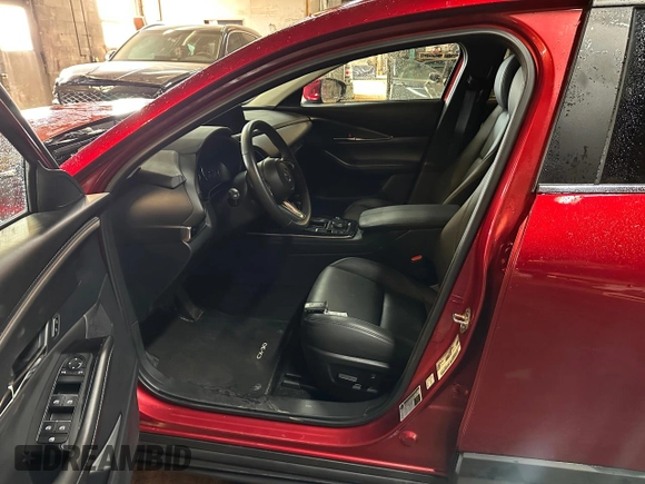 2024 Mazda CX-30 S Preferred z VIN 3MVDMBCM7RM695957, wystawiony jako Copart lot #61629925 z przebiegiem 21 752 mil mil oraz Szkoda całkowita • Salvage title. Historia ofert i sprzedaży dostępna na DreamBid. Obrazek 7.
