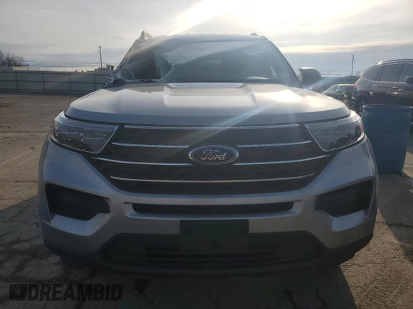 2023 Ford Explorer XLT with VIN 1FMSK8DH0PGB85195, listed as a Copart auction lot 52736605 with 21,867 mi miles and Salvage Title. Bid and sale history available at carsss.com. Image 5.