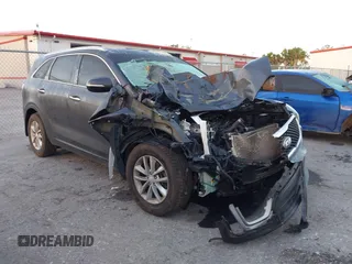 2018 Kia Sorento LX with VIN 5XYPG4A38JG400913, listed as a IAAI auction lot 41552120 with 94,637 mi miles. Bid and sale history available at carsss.com. Image 1.