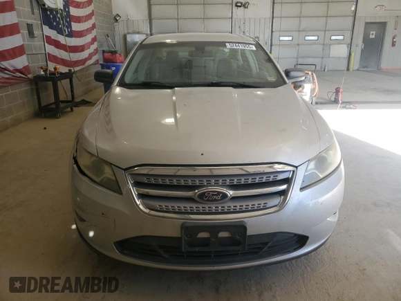 2011 Ford Taurus SE with VIN 1FAHP2DW6BG116196, listed as a Copart auction lot 52441955 with 201,487 mi miles and Salvage Title. Bid and sale history available at DreamBid. Image 5.