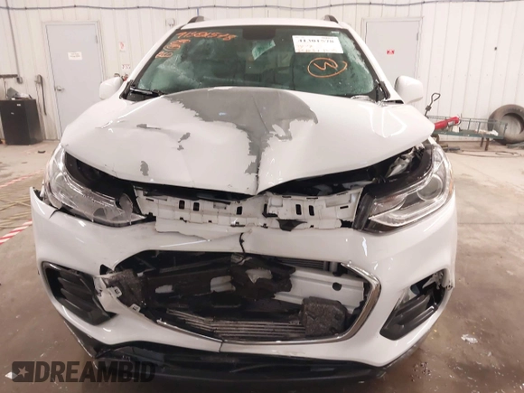 2022 Chevrolet Trax LT with VIN KL7CJPSMXNB535980, listed as a IAAI auction lot 41301578 with 35,103 mi miles. Bid and sale history available at carsss.com. Image 12.
