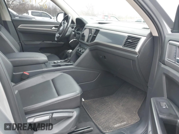 2021 Volkswagen Atlas SE with VIN 1V2RR2CA8MC534539, listed as a IAAI auction lot 42085193 with 43,390 mi miles and . Bid and sale history available at DreamBid. Image 5.