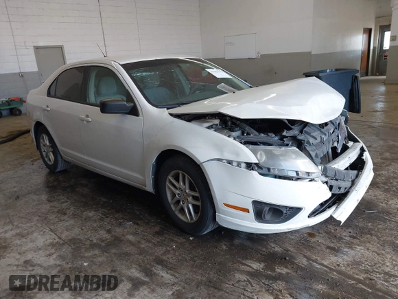 2010 Ford Fusion S with VIN 3FAHP0GA9AR180356, listed as a IAAI auction lot 41662335 with 171,048 mi miles. Bid and sale history available at carsss.com. Image 1.