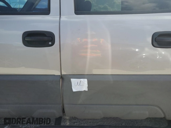 2005 Chevrolet Avalanche Z66 with VIN 3GNEC12Z35G227983, listed as a Copart auction lot 77965044 with 180,879 mi miles and Salvage Title. Bid and sale history available at carsss.com. Image 12.