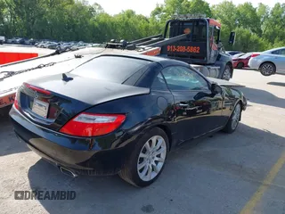 2016 Mercedes-Benz SLK 300 z VIN WDDPK3JA3GF124911, wystawiony jako IAAI lot #42101902 z przebiegiem 44 162 mil mil oraz . Historia ofert i sprzedaży dostępna na DreamBid. Obrazek 4.