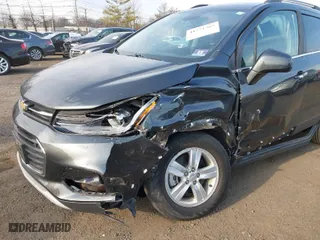 2019 Chevrolet Trax LT with VIN 3GNCJPSB2KL152196, listed as a IAAI auction lot 41771767 with 12,684 mi miles. Bid and sale history available at carsss.com. Image 6.
