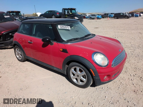 2008 MINI Hardtop with VIN WMWMF33538TT64347, listed as a Copart auction lot 52852075 with 89,884 mi miles and Clean Title. Bid and sale history available at DreamBid. Image 4.