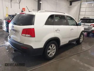 2013 Kia Sorento LX with VIN 5XYKTDA22DG310142, listed as a IAAI auction lot 41677417 with 234,661 mi miles. Bid and sale history available at carsss.com. Image 4.