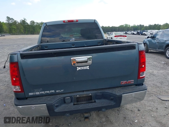 2007 GMC Sierra 1500 SLE1 z VIN 2GTEC13J971571282, wystawiony jako IAAI lot #41980128 z przebiegiem 221 024 mil mil oraz . Historia ofert i sprzedaży dostępna na DreamBid. Obrazek 15.