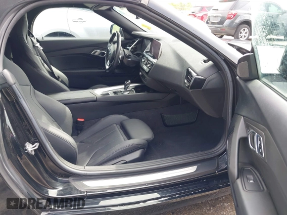 2020 BMW Z4 sDrive30i с VIN WBAHF3C06LWW54465, выставлен на аукционе IAAI как лот 42086908 с пробегом 22 494 миль миль и . История ставок и продаж доступна на DreamBid. Изображение 5.