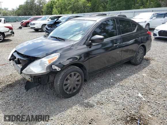2017 Nissan Versa S z VIN 3N1CN7AP5HL865888, wystawiony jako Copart lot #60886965 z przebiegiem 127 727 mil mil oraz Szkoda całkowita • Salvage title. Historia ofert i sprzedaży dostępna na DreamBid. Obrazek 1.
