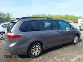 2015 Toyota Sienna XLE with VIN 5TDYK3DC9FS685768, listed as a IAAI auction lot 42062942 with 132,242 mi miles. Bid and sale history available at carsss.com. Image 6.