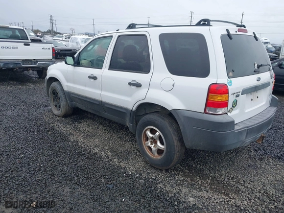 2007 Ford Escape XLT with VIN 1FMYU93147KA19886, listed as a IAAI auction lot 41830517 with 176,099 mi miles. Bid and sale history available at carsss.com. Image 3.