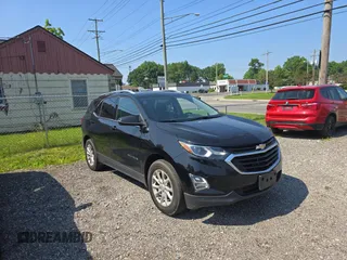 2018 Chevrolet Equinox LT z VIN 2GNAXSEV1J6103315, wystawiony jako Copart lot #60813205 z przebiegiem 106 472 mil mil oraz Czysty tytuł • Clean title. Historia ofert i sprzedaży dostępna na DreamBid. Obrazek 1.