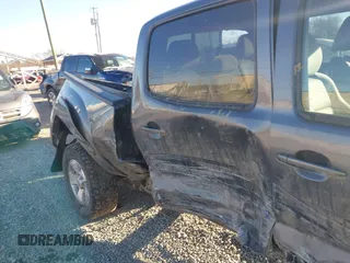 2013 Toyota Tacoma with VIN 5TFMU4FN1DX016785, listed as a IAAI auction lot 41364476 with 1 mi miles. Bid and sale history available at carsss.com. Image 18.