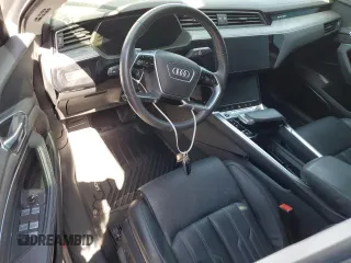 2021 Audi e-tron Sportback Prestige z VIN WA13AAGE8MB029865, wystawiony jako Copart lot #75906044 z przebiegiem Nie podano mil oraz Nie do naprawy. Historia ofert i sprzedaży dostępna na DreamBid. Obrazek 8.