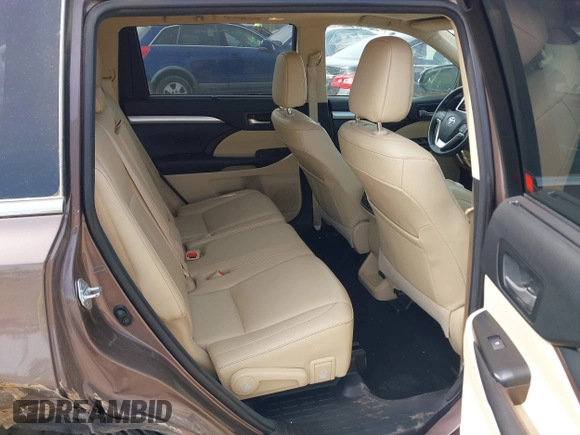 2017 Toyota Highlander XLE with VIN 5TDJZRFH4HS483304, listed as a IAAI auction lot 42134994 with 115,322 mi miles and . Bid and sale history available at DreamBid. Image 8.
