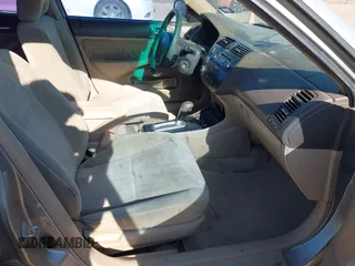 2004 Honda Civic LX z VIN 2HGES16594H643345, wystawiony jako IAAI lot #42278053 z przebiegiem 163 656 mil mil oraz . Historia ofert i sprzedaży dostępna na DreamBid. Obrazek 5.