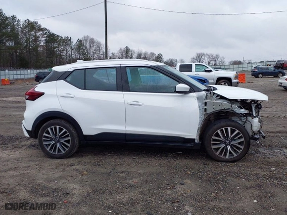 2021 Nissan Kicks SV with VIN 3N1CP5CV9ML501123, listed as a IAAI auction lot 41622830 with 100,000 mi miles. Bid and sale history available at carsss.com. Image 14.