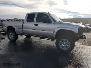 2004 GMC Sierra 1500 SLT with VIN 1GTEK19TX4E376829, listed as a Copart auction lot 45041115 with 246,952 mi miles and Salvage Title. Bid and sale history available at carsss.com. Image 4.