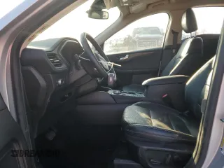 2020 Ford Escape Titanium Hybrid z VIN 1FMCU9DZ4LUC34827, wystawiony jako Copart lot #48769685 z przebiegiem 84 218 mil mil oraz Szkoda całkowita • Salvage title. Historia ofert i sprzedaży dostępna na DreamBid. Obrazek 7.
