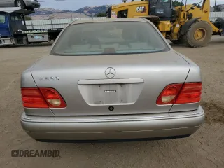 1998 Mercedes-Benz E-Class with VIN WDBJF65F2WA655345, listed as a Copart auction lot 81638574 with 159,554 mi miles and Clean Title. Bid and sale history available at carsss.com. Image 6.