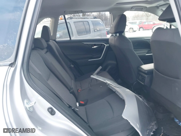 2022 Toyota RAV4 Hybrid XLE with VIN JTMRWRFV4ND568071, listed as a IAAI auction lot 41352014 with 47,513 mi miles. Bid and sale history available at carsss.com. Image 8.