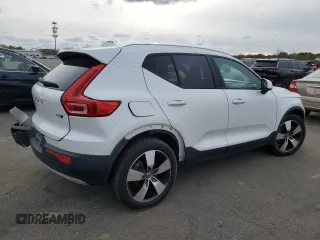 2021 Volvo XC40 Momentum with VIN YV4162UK0M2408578, listed as a Copart auction lot 81620584 with 35,560 mi miles and Salvage Title. Bid and sale history available at carsss.com. Image 3.