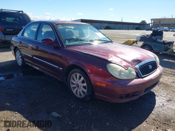 2002 Hyundai Sonata GLS with VIN KMHWF35HX2A586689, listed as a IAAI auction lot 41681385 with 273,132 mi miles. Bid and sale history available at carsss.com. Image 1.