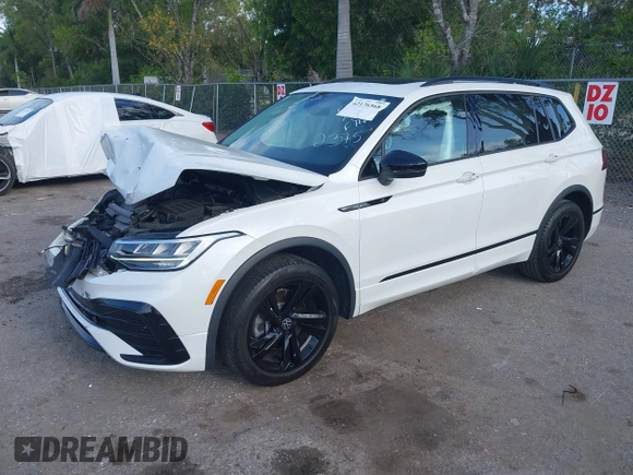 2023 Volkswagen Tiguan SE R-Line Black с VIN 3VVCB7AX0PM092375, выставлен на аукционе IAAI как лот 42176568 с пробегом 25 037 миль миль и . История ставок и продаж доступна на DreamBid. Изображение 2.
