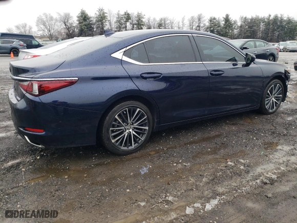 2022 Lexus ES with VIN 58ADZ1B18NU138408, listed as a Copart auction lot 44357325 with 46,531 mi miles and Salvage Title. Bid and sale history available at carsss.com. Image 3.