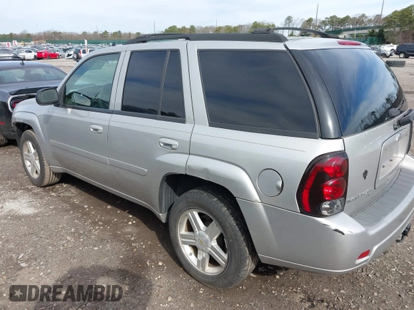 2007 Chevrolet TrailBlazer LS with VIN 1GNDT13S072146593, listed as a IAAI auction lot 42027052 with 163,921 mi miles. Bid and sale history available at carsss.com. Image 3.