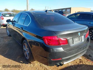 2013 BMW 5 Series 528i xDrive with VIN WBAXH5C58DD109555, listed as a IAAI auction lot 41331845 with 168,391 mi miles. Bid and sale history available at carsss.com. Image 3.