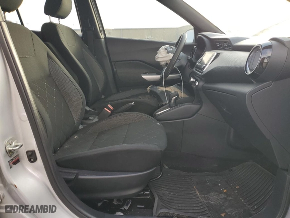 2019 Nissan Kicks S with VIN 3N1CP5CU4KL506153, listed as a Copart auction lot 48760055 with 35,879 mi miles and Salvage Title. Bid and sale history available at carsss.com. Image 7.