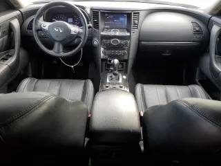 2017 Infiniti QX70 z VIN JN8CS1MW4HM413947, wystawiony jako Copart lot #44513185 z przebiegiem 75 049 mil mil oraz Szkoda całkowita • Salvage title. Historia ofert i sprzedaży dostępna na DreamBid. Obrazek 8.