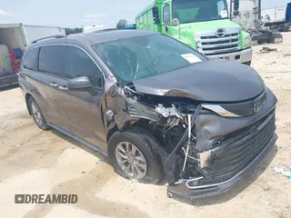 2024 Toyota Sienna XLE z VIN 5TDYRKEC4RS204737, wystawiony jako IAAI lot #40218275 z przebiegiem 336 mil mil oraz . Historia ofert i sprzedaży dostępna na DreamBid. Obrazek 1.