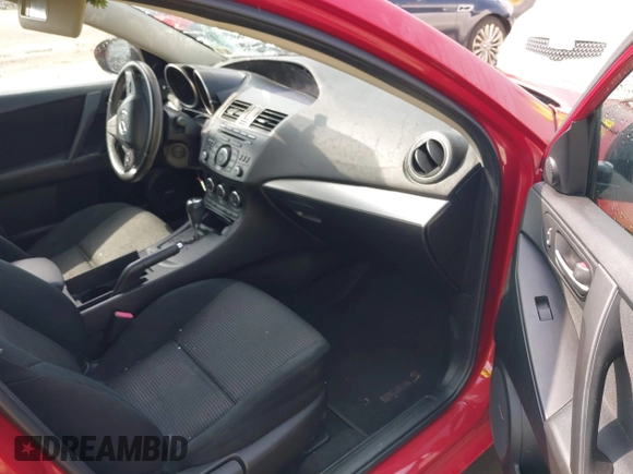 2013 Mazda 3 i Touring z VIN JM1BL1LP9D1813240, wystawiony jako IAAI lot #42405052 z przebiegiem 153 349 mil mil oraz . Historia ofert i sprzedaży dostępna na DreamBid. Obrazek 5.