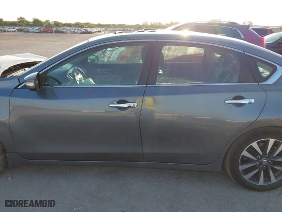 2016 Nissan Altima 2.5 S with VIN 1N4AL3AP5GC234612, listed as a IAAI auction lot 40619081 with 129,177 mi miles. Bid and sale history available at carsss.com. Image 14.