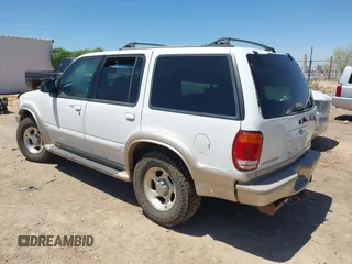 2001 Ford Explorer Eddie Bauer с VIN 1FMZU74E31ZA74970, выставлен на аукционе IAAI как лот 42801471 с пробегом 255 191 миль миль и . История ставок и продаж доступна на DreamBid. Изображение 3.