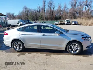 2018 Ford Fusion SE with VIN 3FA6P0LU1JR272522, listed as a IAAI auction lot 41796432 with 123,471 mi miles and . Bid and sale history available at DreamBid. Image 13.