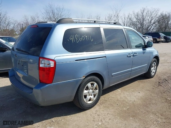 2008 Kia Sedona LX with VIN KNDMB233886244095, listed as a IAAI auction lot 41860916 with 178,412 mi miles. Bid and sale history available at carsss.com. Image 4.